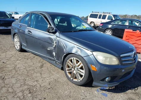 2009 Mercedes-Benz C 300 Luxury/Sport z USA, uszkodzony, nr VIN WDDGF54X29R056814